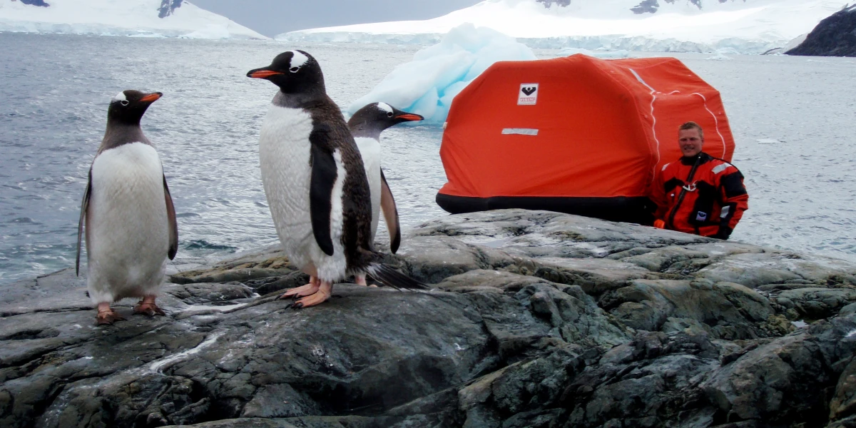 VIKING Life Saving Equipment Press 7