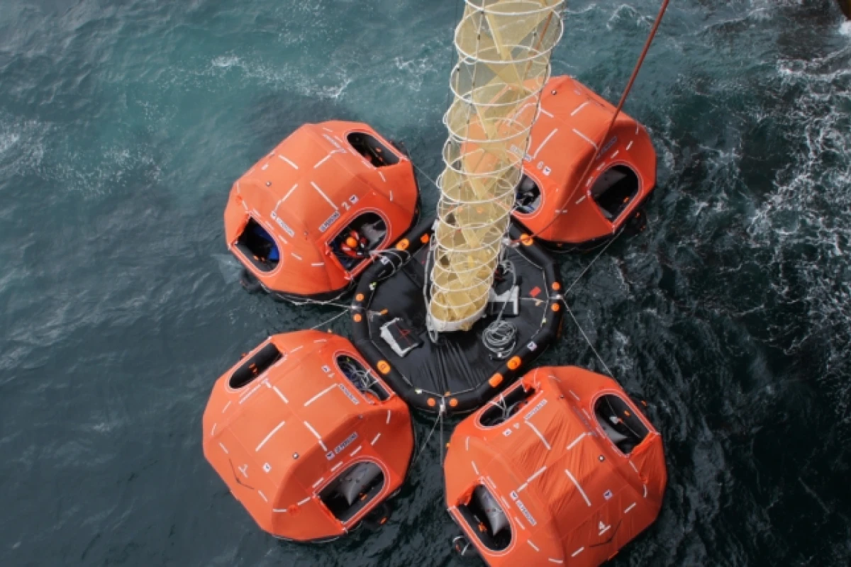 VIKING Life Saving Equipment Press 6 865x430 acf cropped